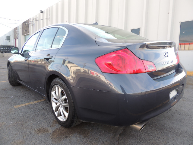 2009 Infiniti G37 2006 Nissan SE