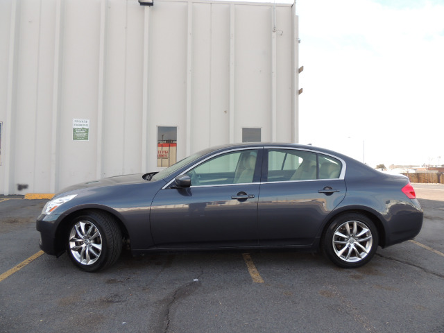 2009 Infiniti G37 2006 Nissan SE