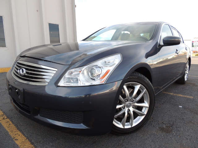 2009 Infiniti G37 2006 Nissan SE