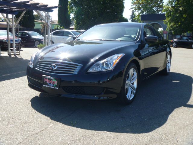 2010 Infiniti G37 2006 Nissan SE