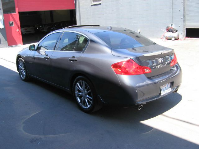 2010 Infiniti G37 2006 Nissan SE