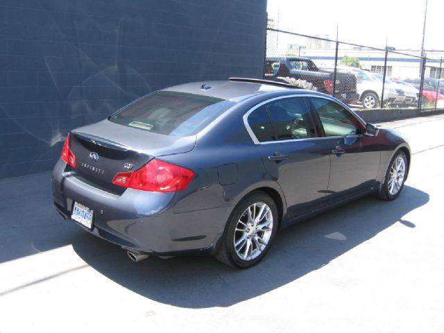 2010 Infiniti G37 2006 Nissan SE