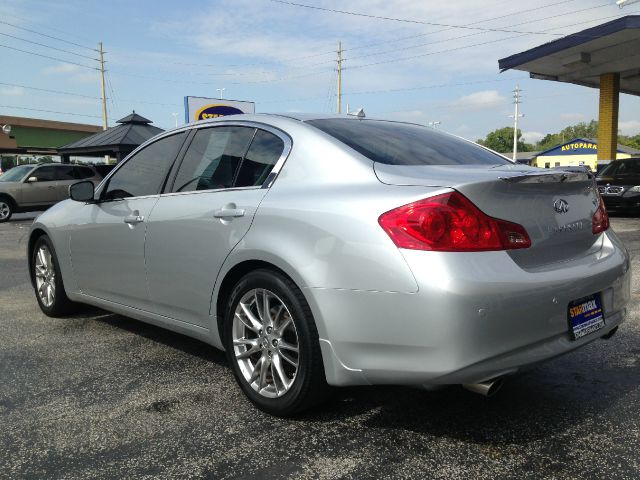 2010 Infiniti G37 SLT MEGA CAB 4X4 Dually