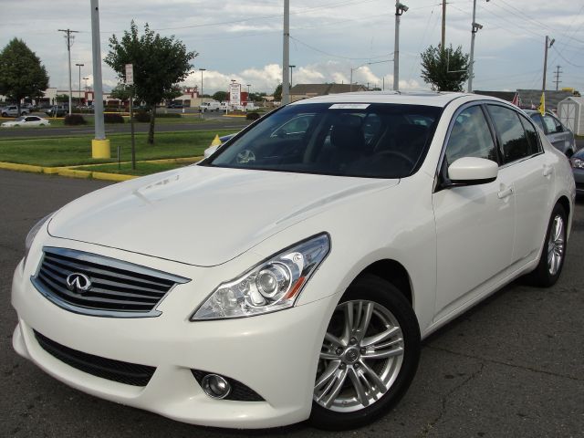 2011 Infiniti G37 SLT MEGA CAB 4X4 Dually