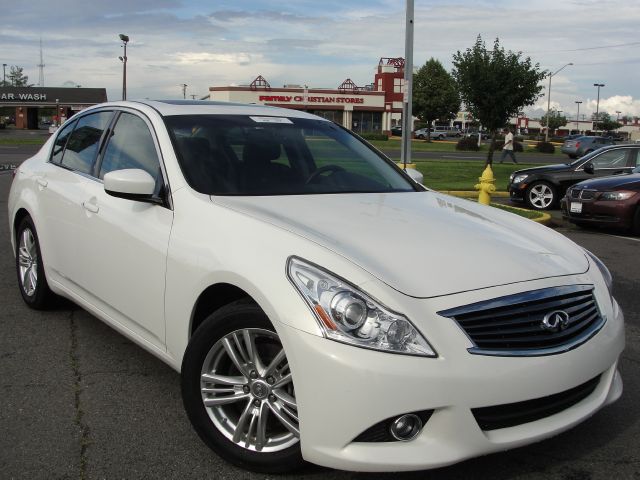 2011 Infiniti G37 SLT MEGA CAB 4X4 Dually