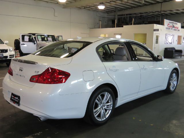 2011 Infiniti G37 SLT MEGA CAB 4X4 Dually