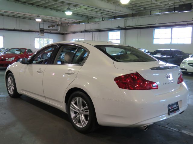 2011 Infiniti G37 SLT MEGA CAB 4X4 Dually