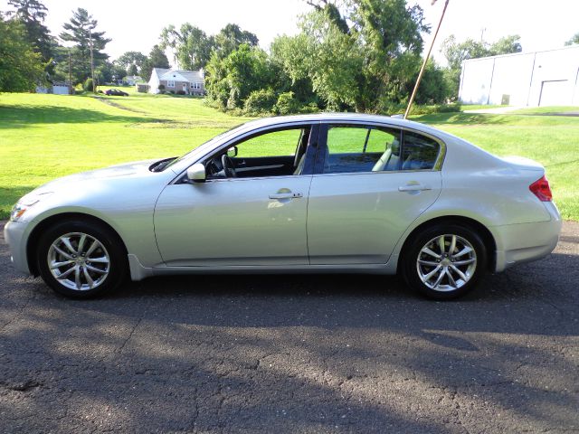 2009 Infiniti G37x S Cabriolet 2D