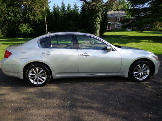 2009 Infiniti G37x S Cabriolet 2D