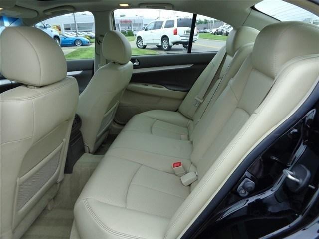 2009 Infiniti G37x SW2