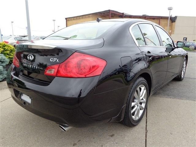 2009 Infiniti G37x SW2