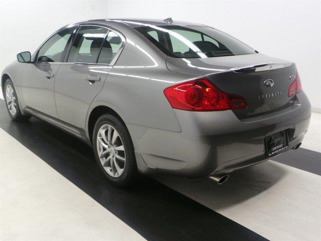 2009 Infiniti G37x SW2