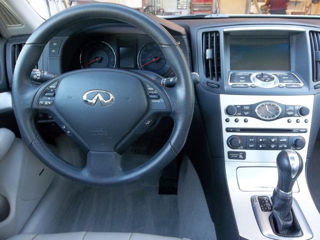 2009 Infiniti G37x Base