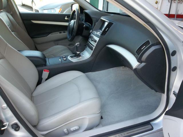 2009 Infiniti G37x Base