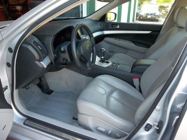 2009 Infiniti G37x Base