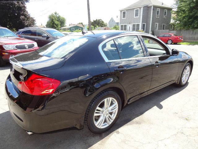 2010 Infiniti G37x S Cabriolet 2D