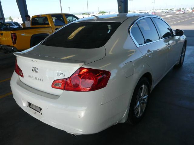 2010 Infiniti G37x S Cabriolet 2D