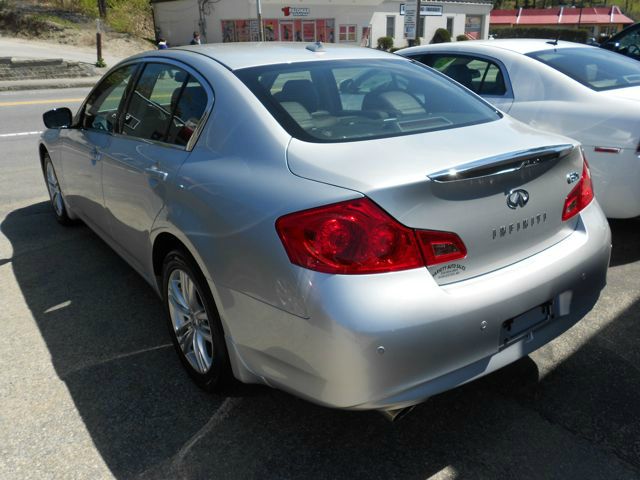 2010 Infiniti G37x S Cabriolet 2D