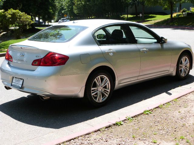 2010 Infiniti G37x S Cabriolet 2D