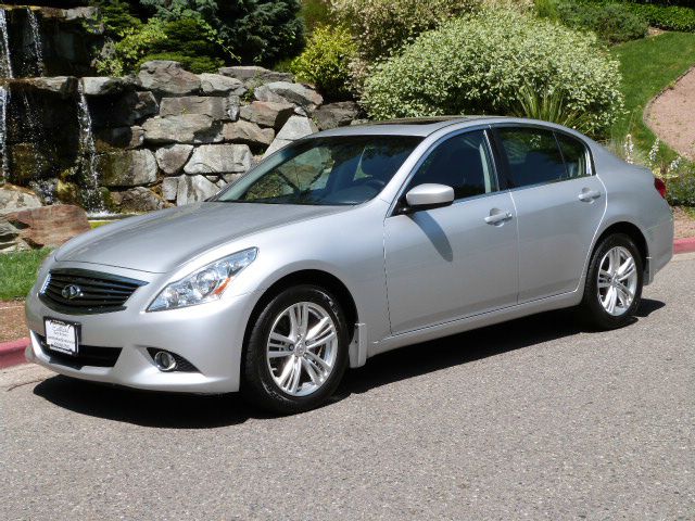 2010 Infiniti G37x S Cabriolet 2D