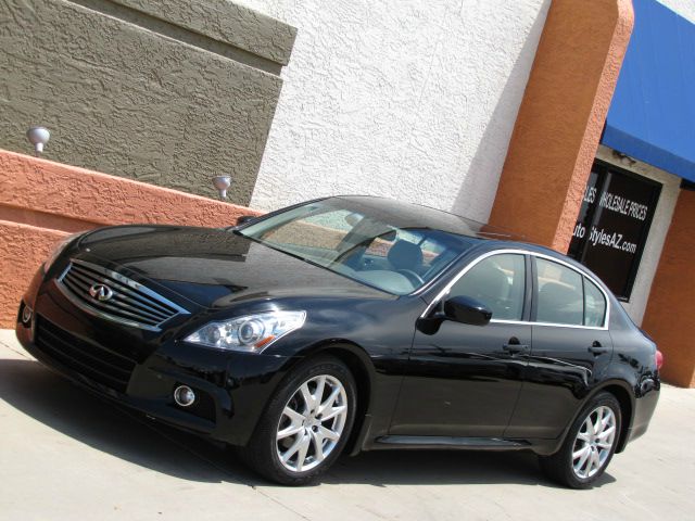 2010 Infiniti G37x S Cabriolet 2D