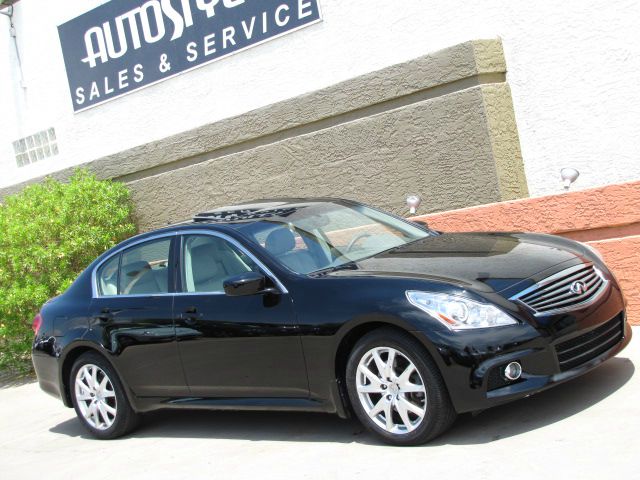 2010 Infiniti G37x S Cabriolet 2D