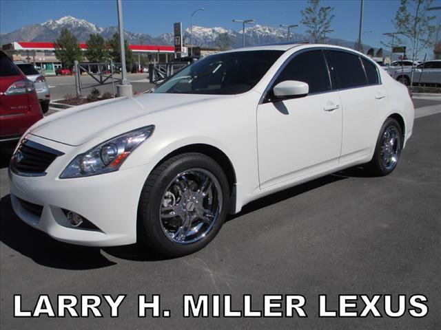 2011 Infiniti G37x SW2