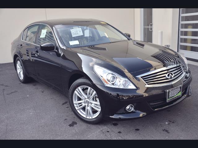 2013 Infiniti G37x SW2