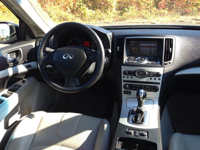 2009 Infiniti G Sedan S Cabriolet 2D