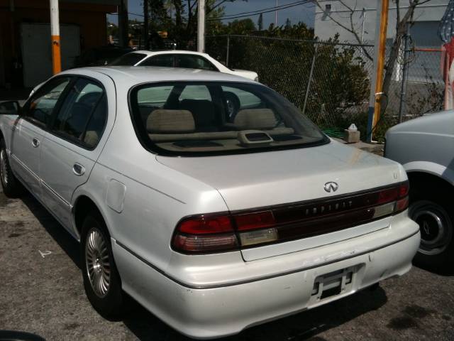 1996 Infiniti I30 Base