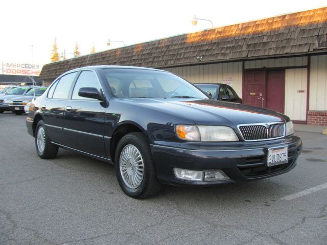 1997 Infiniti I30 Base