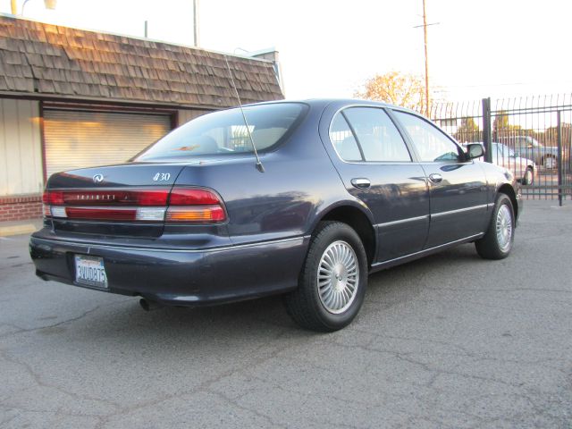 1997 Infiniti I30 Base