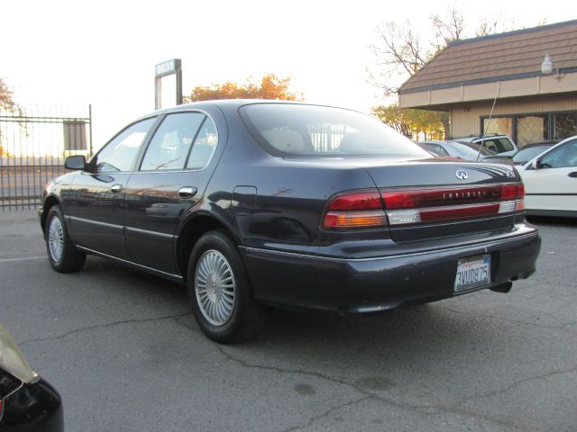 1997 Infiniti I30 Base