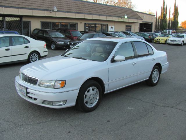 1998 Infiniti I30 Base