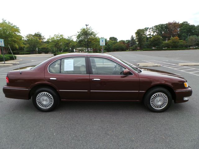 1998 Infiniti I30 5DR 4WD CREW CA