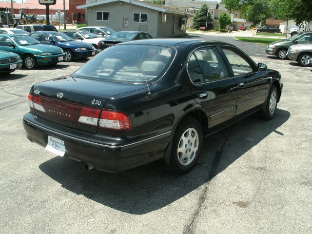 1999 Infiniti I30 All-wheel Drive SLT1