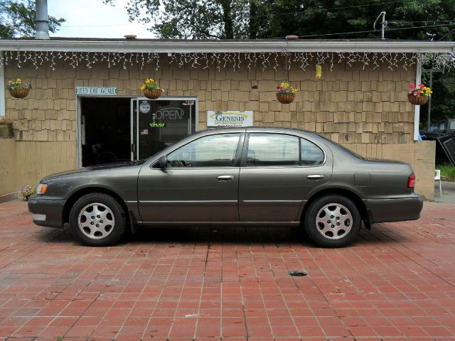 1999 Infiniti I30 Base