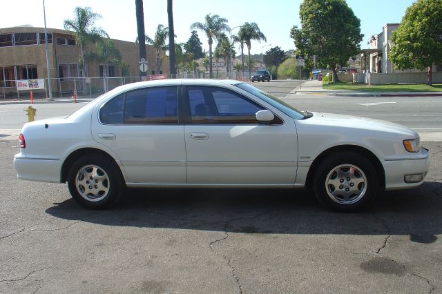 1999 Infiniti I30 SLT 25