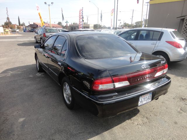 1999 Infiniti I30 SLT 25