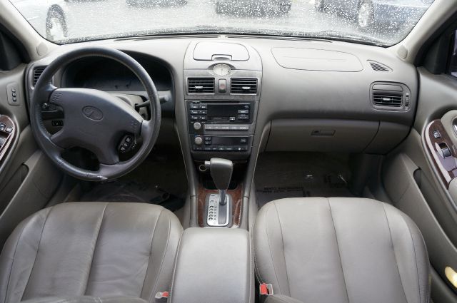 2000 Infiniti I30 3.5