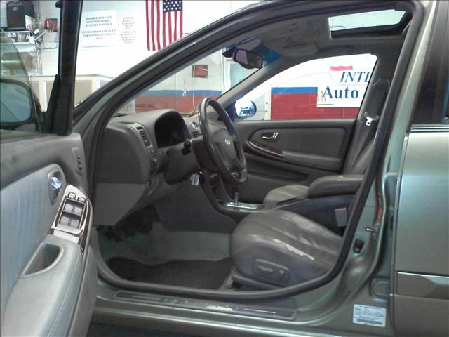 2001 Infiniti I30 SLE Regular CAB