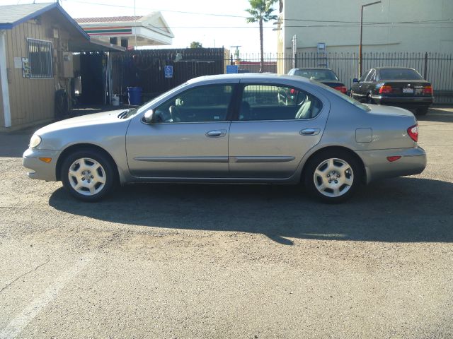 2001 Infiniti I30 Coupe