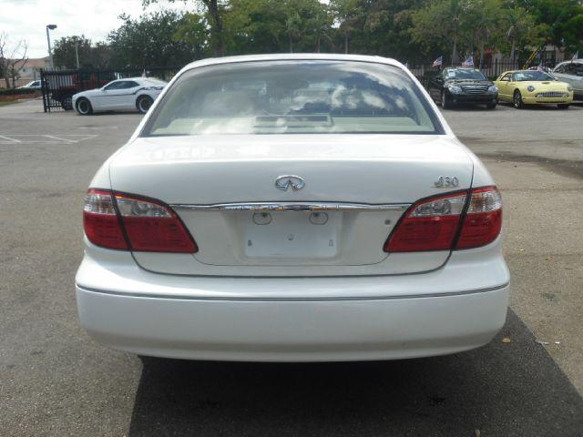 2001 Infiniti I30 Unknown