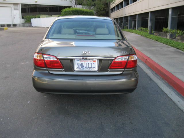 2001 Infiniti I30 545i Automatic