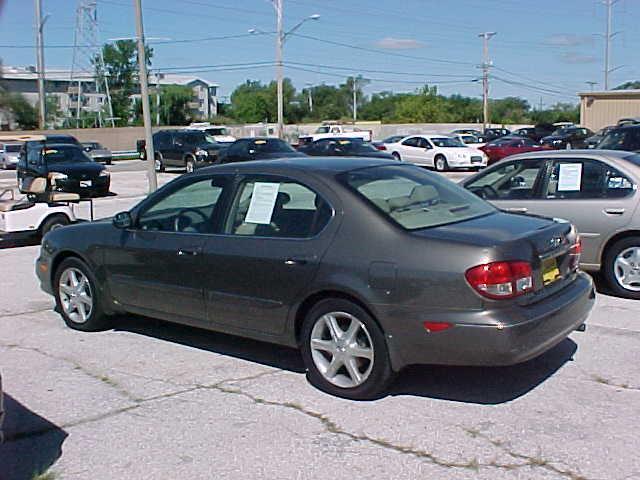 2002 Infiniti I35 Base