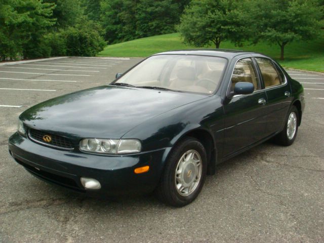 1995 Infiniti J30 Base