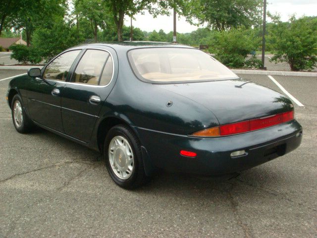 1995 Infiniti J30 Base