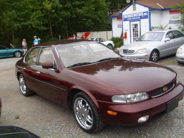 1996 Infiniti J30 All-wheel Drive SLT1