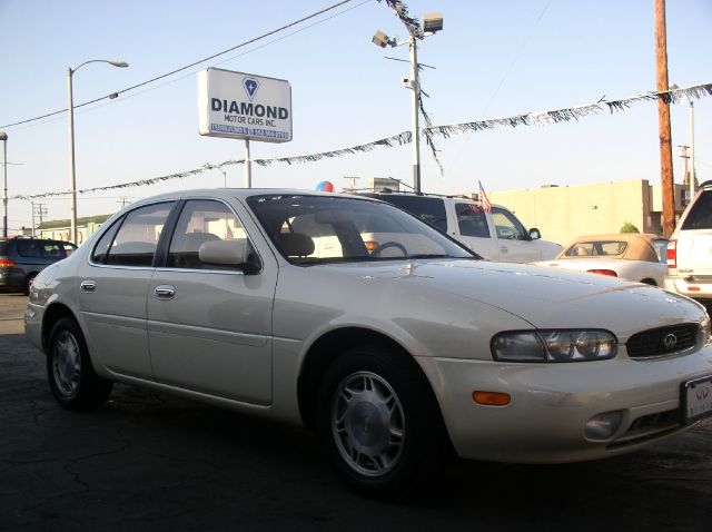 1997 Infiniti J30 All-wheel Drive SLT1