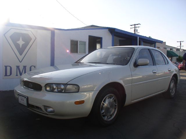 1997 Infiniti J30 All-wheel Drive SLT1